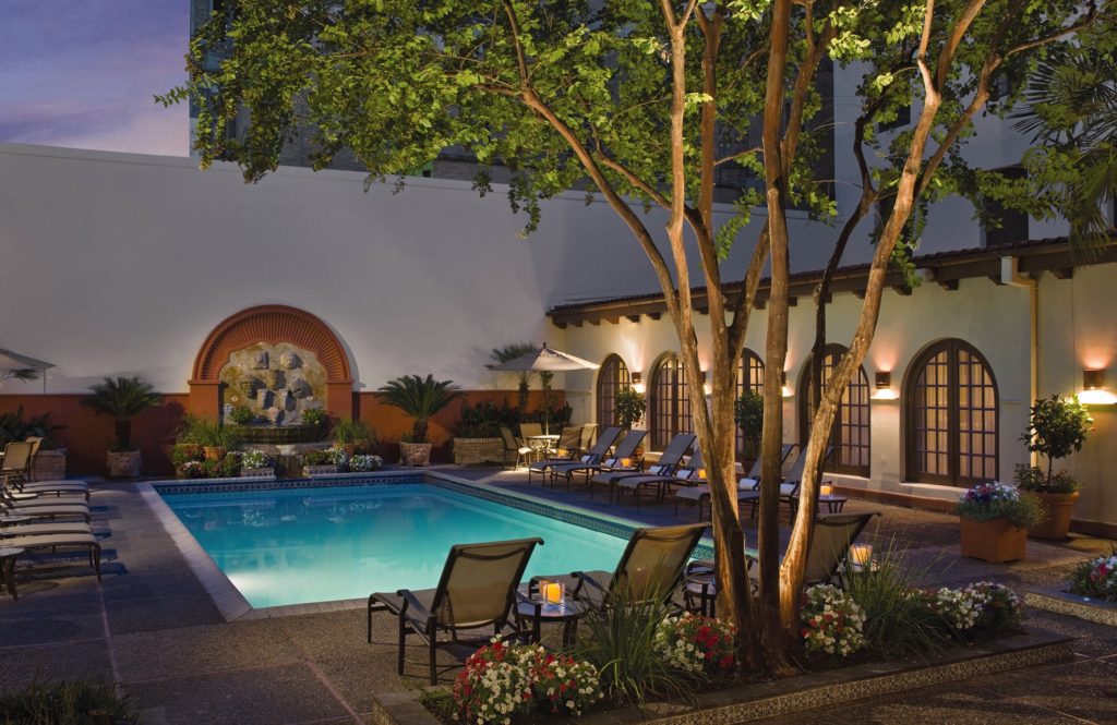 Omni La Mansion pool